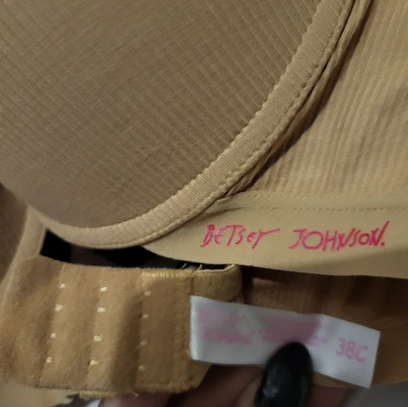 Betsey Johnson - Picture 7 of 12